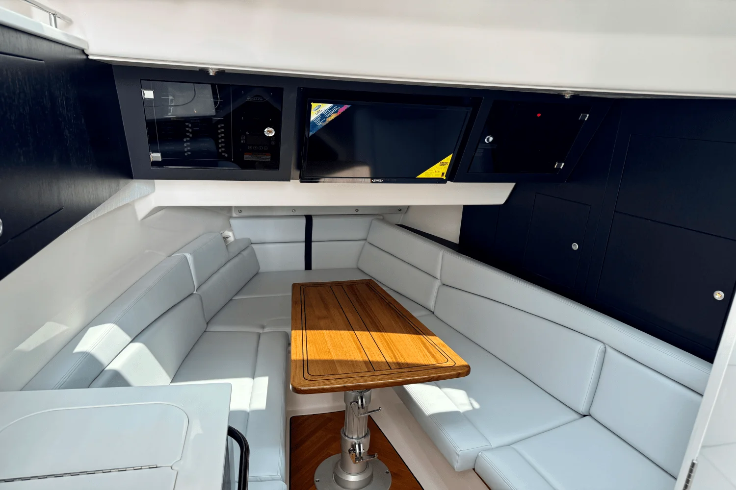 2025 Boston Whaler 380 Realm Image Thumbnail #53