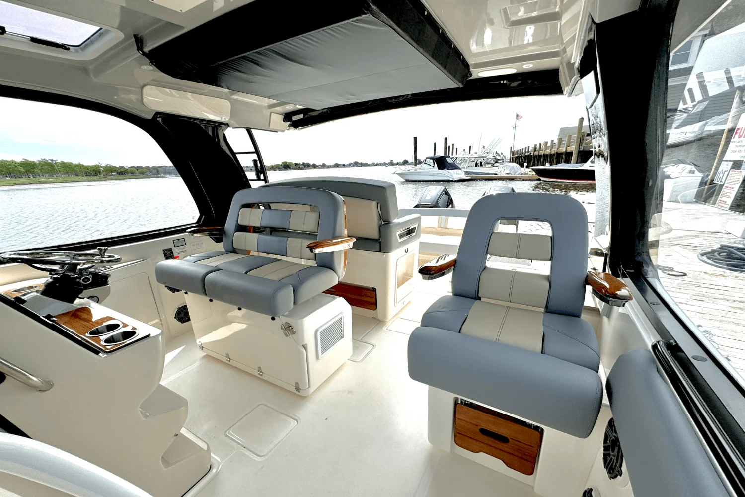 2025 Boston Whaler 380 Realm Image Thumbnail #37