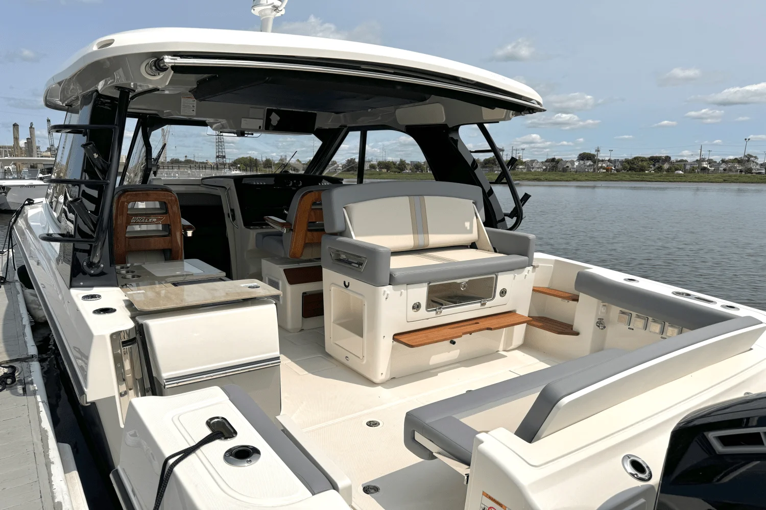 2025 Boston Whaler 380 Realm Image Thumbnail #23