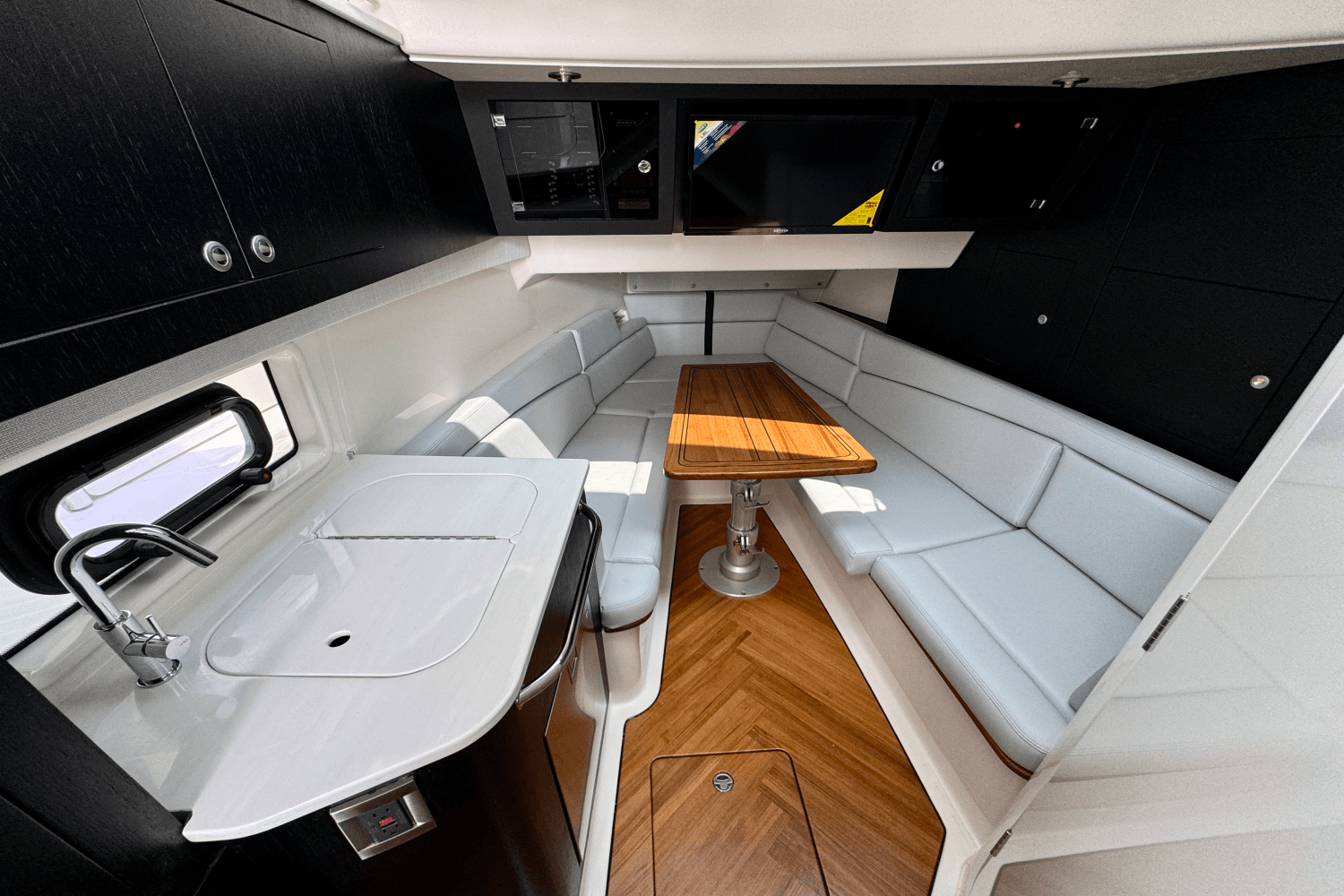 2025 Boston Whaler 380 Realm Image Thumbnail #51