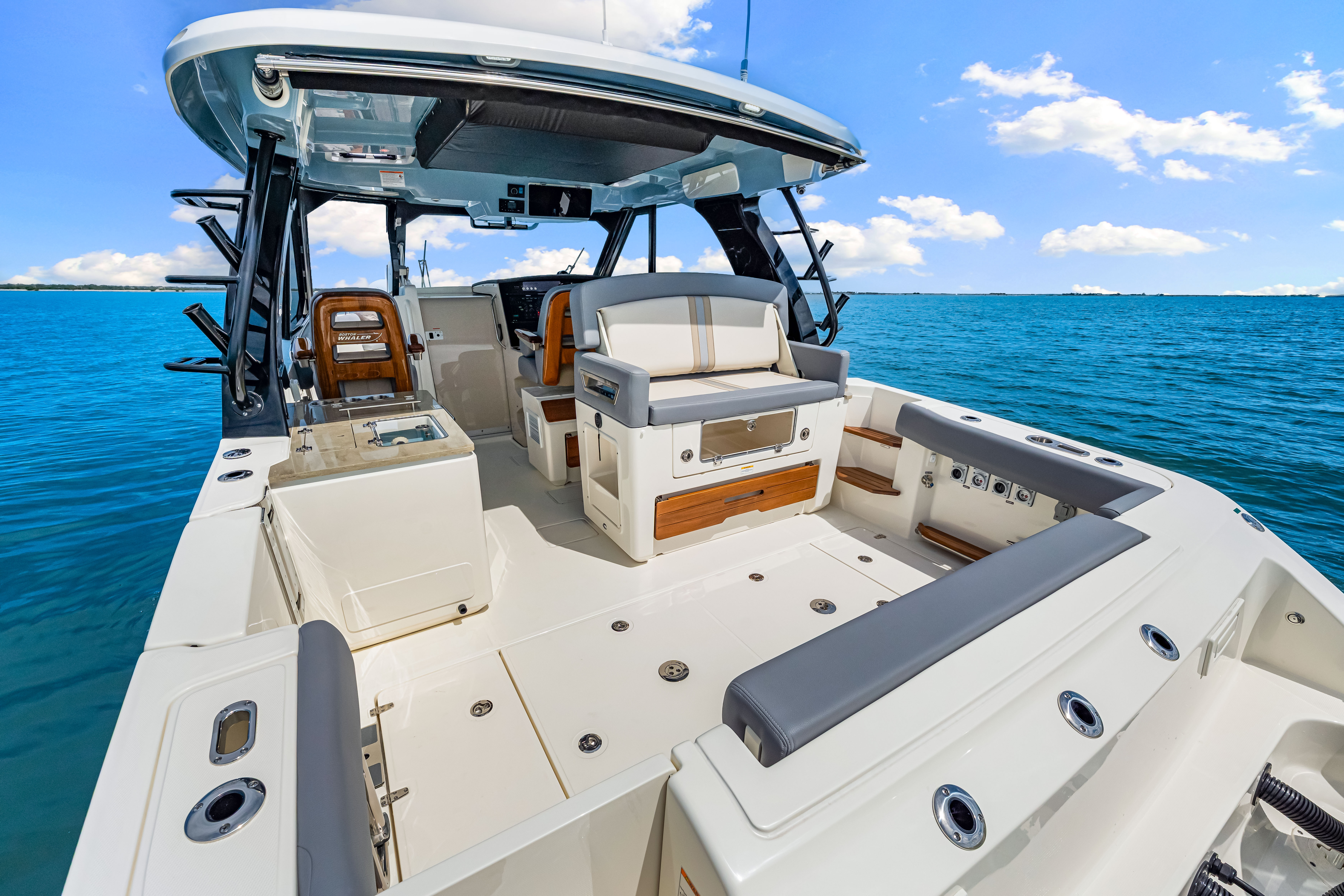 2025 Boston Whaler 380 Realm Image Thumbnail #18