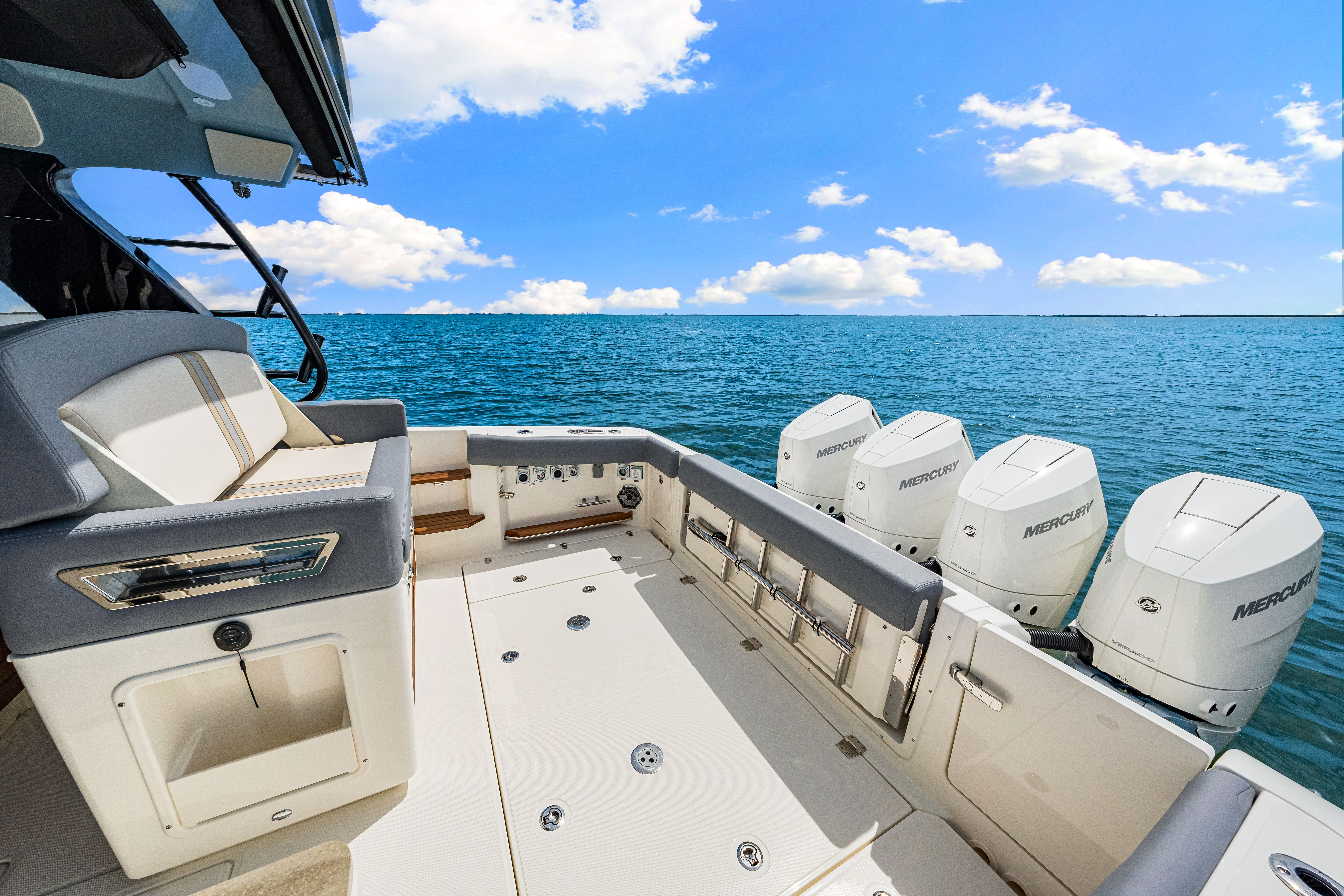2025 Boston Whaler 380 Realm Image Thumbnail #38