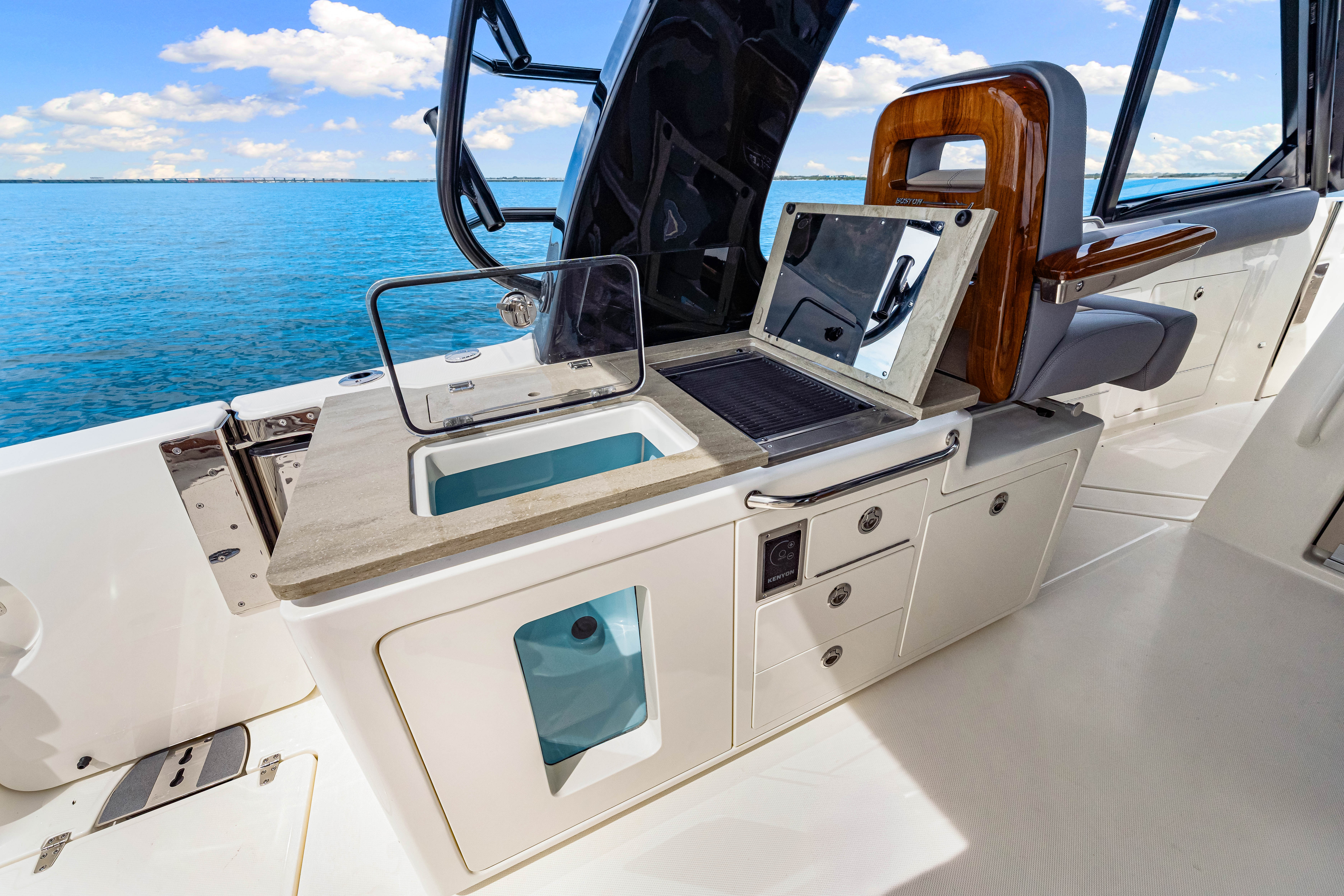 2025 Boston Whaler 380 Realm Image Thumbnail #33