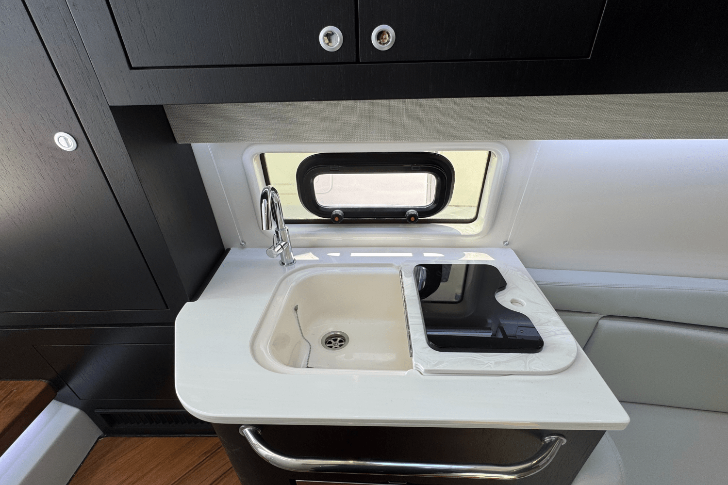 2025 Boston Whaler 380 Realm Image Thumbnail #54