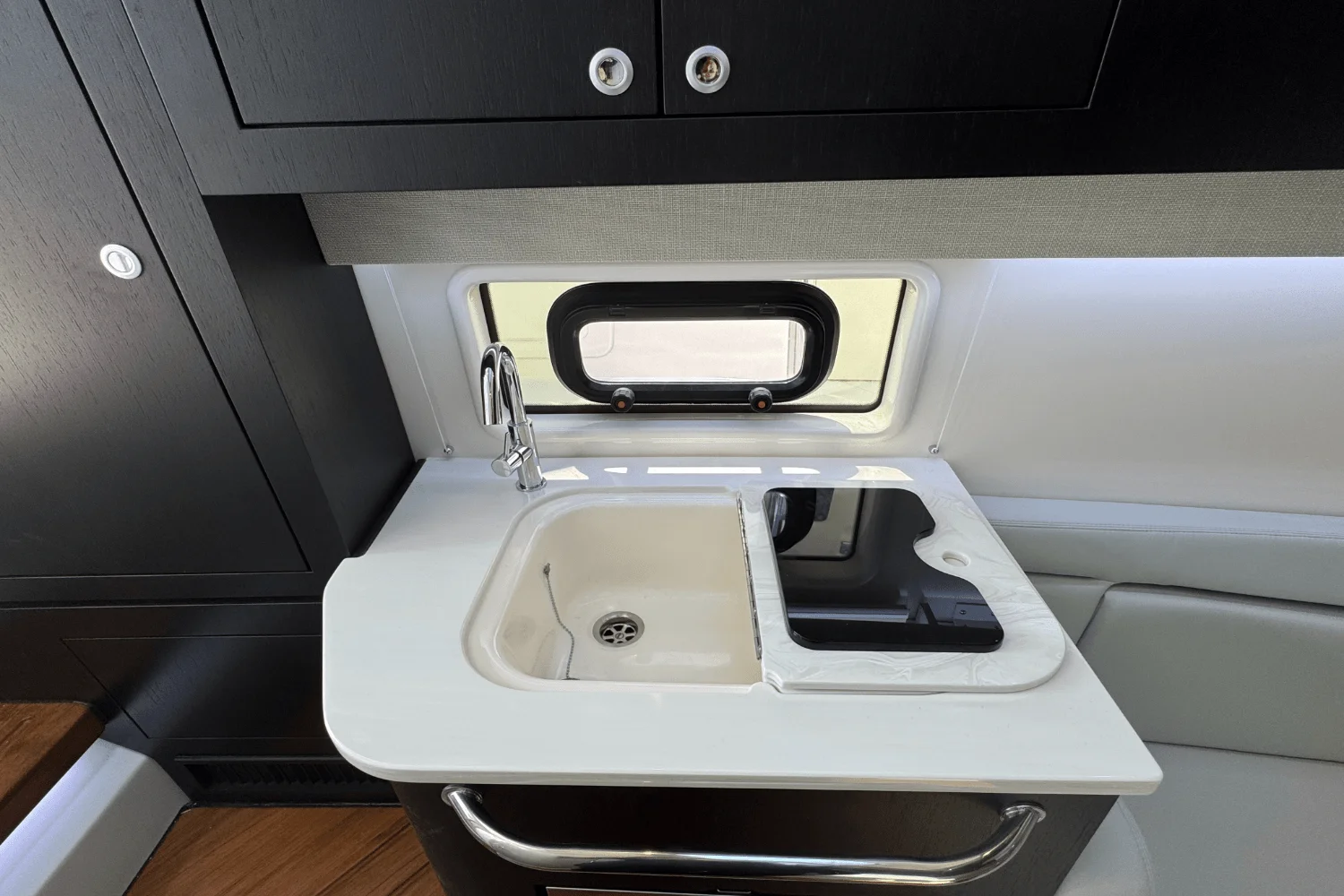 2025 Boston Whaler 380 Realm Image Thumbnail #54