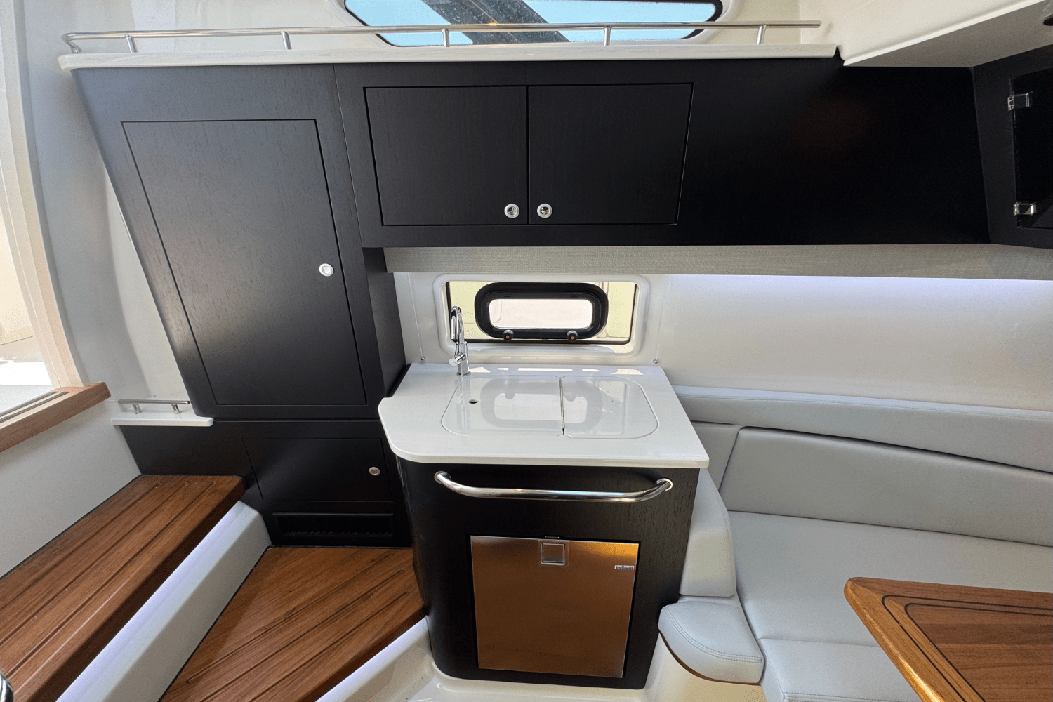 2025 Boston Whaler 380 Realm Image Thumbnail #52