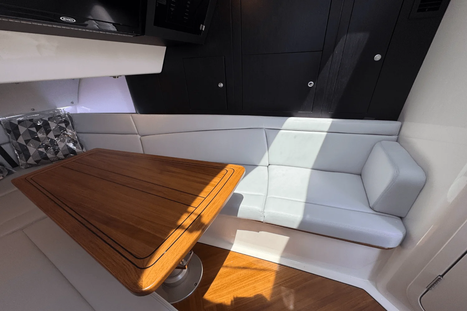 2025 Boston Whaler 380 Realm Image Thumbnail #58