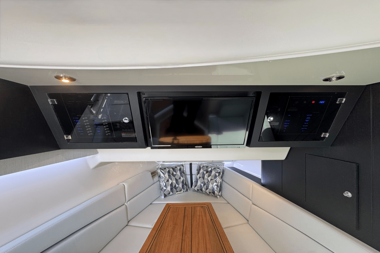 2025 Boston Whaler 380 Realm Image Thumbnail #60