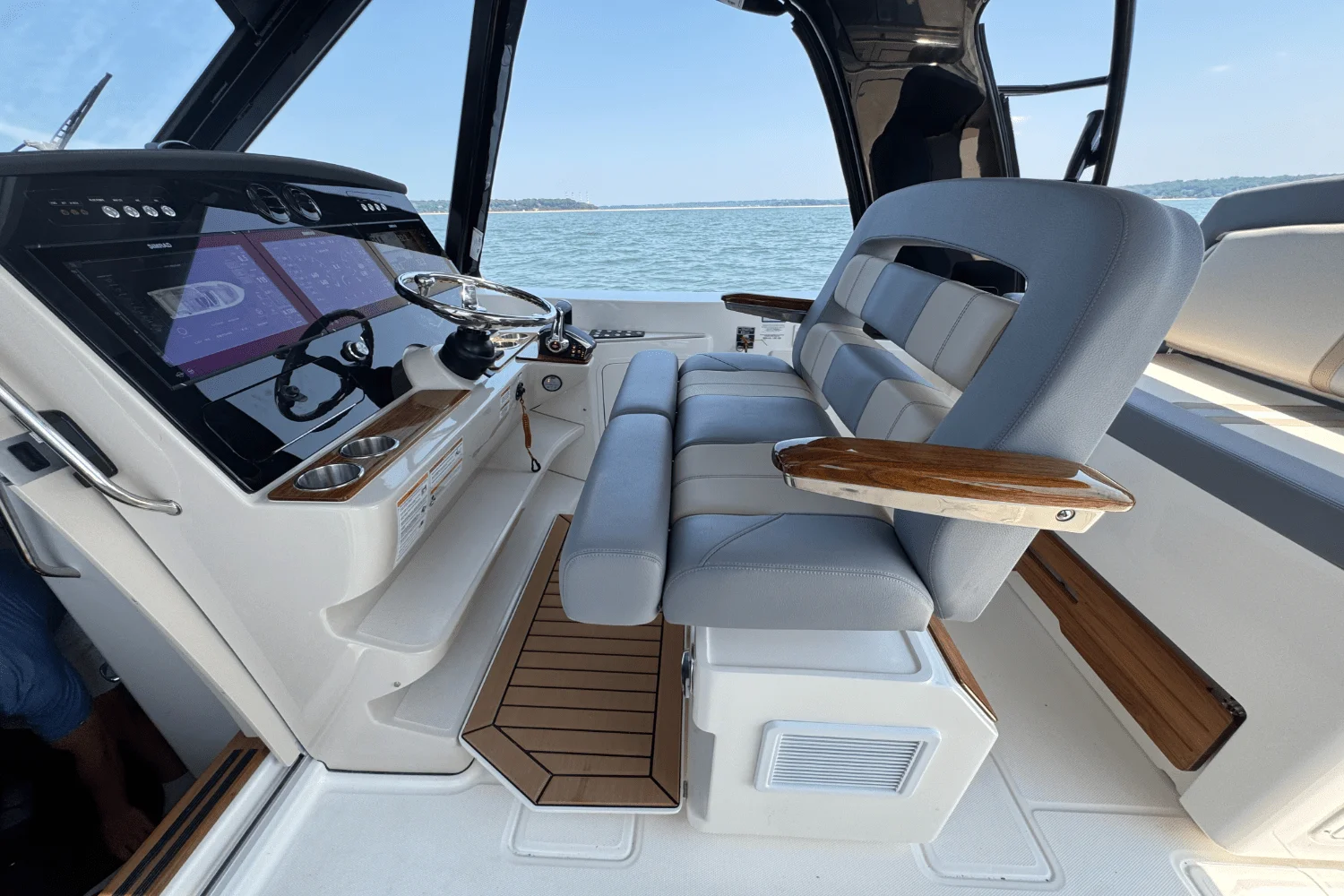 2025 Boston Whaler 380 Realm Image Thumbnail #30