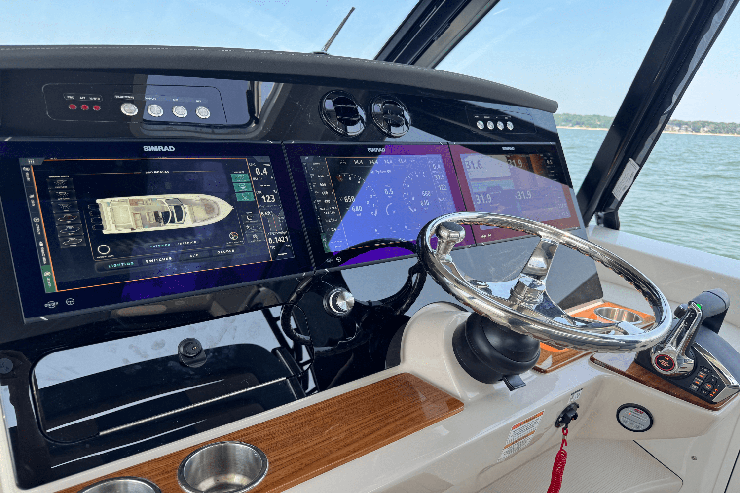 2025 Boston Whaler 380 Realm Image Thumbnail #34