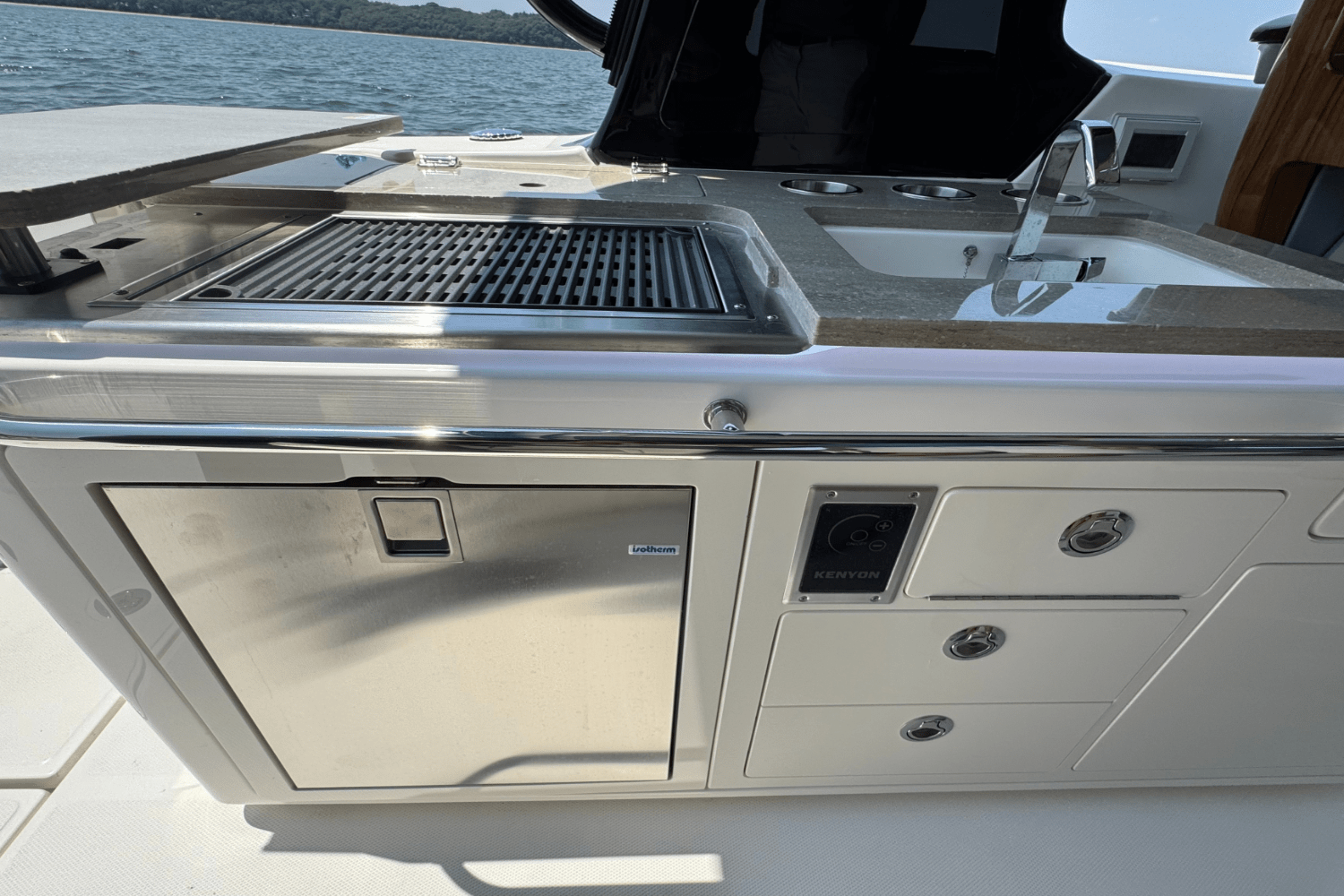 2025 Boston Whaler 380 Realm Image Thumbnail #42
