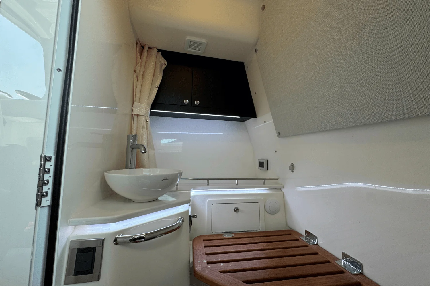 2025 Boston Whaler 380 Realm Image Thumbnail #69