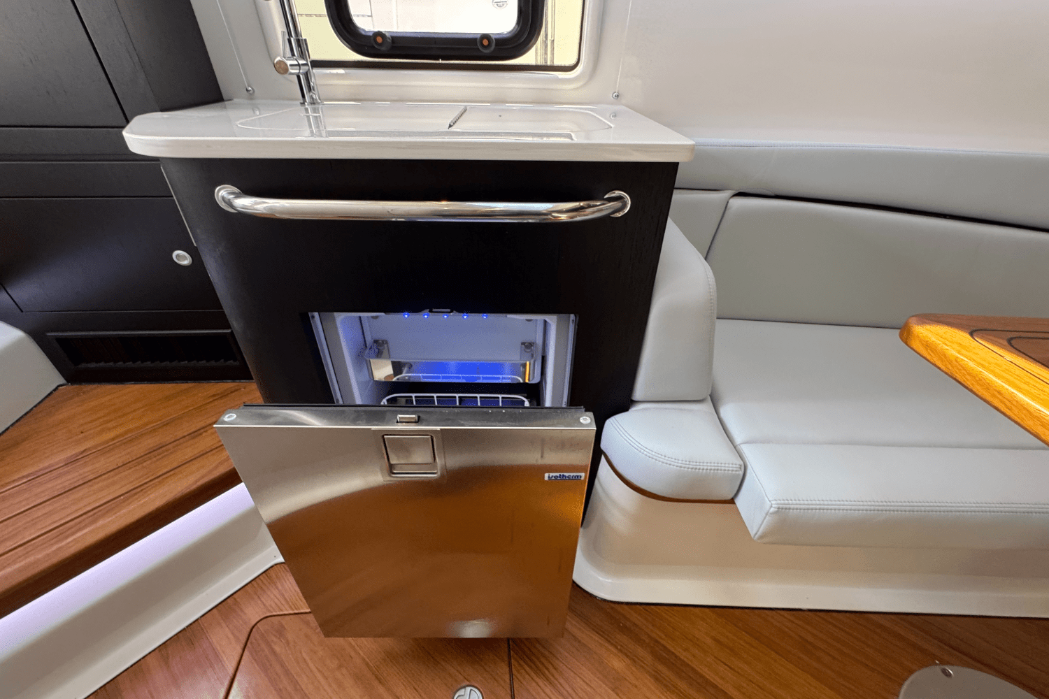 2025 Boston Whaler 380 Realm Image Thumbnail #56