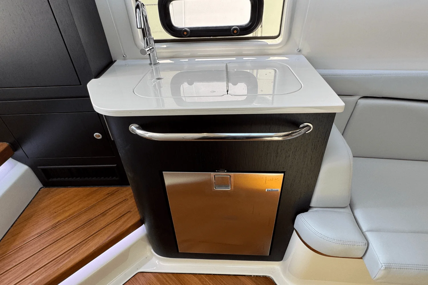 2025 Boston Whaler 380 Realm Image Thumbnail #53