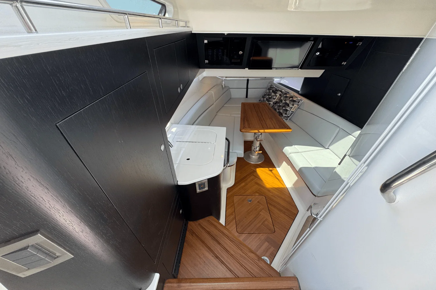 2025 Boston Whaler 380 Realm Image Thumbnail #50