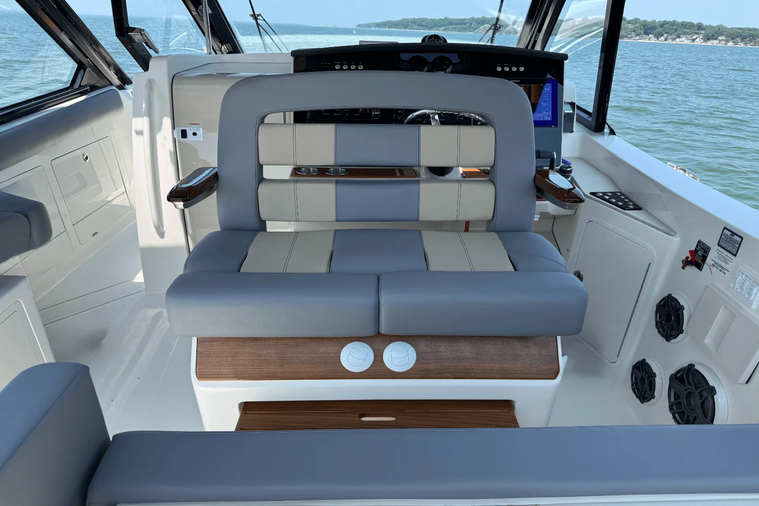 2025 Boston Whaler 380 Realm Image Thumbnail #27