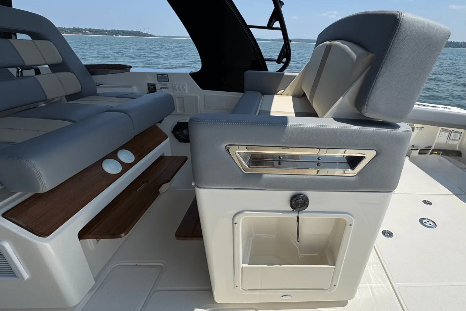 2025 Boston Whaler 380 Realm Image Thumbnail #26