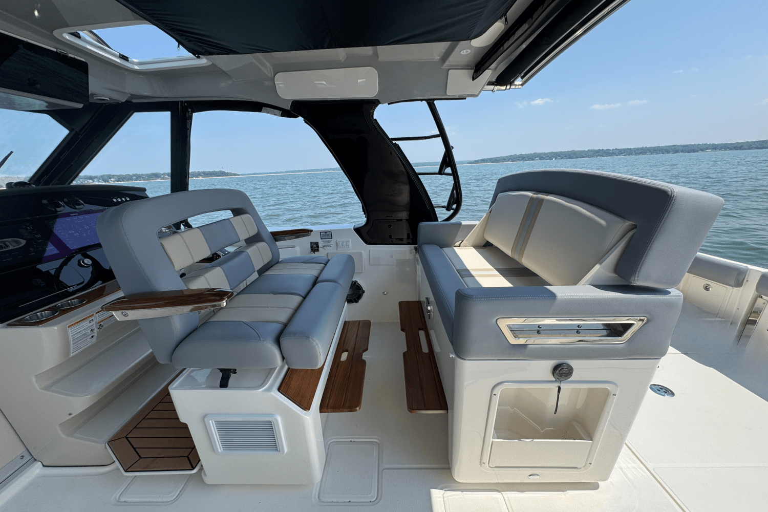 2025 Boston Whaler 380 Realm Image Thumbnail #24