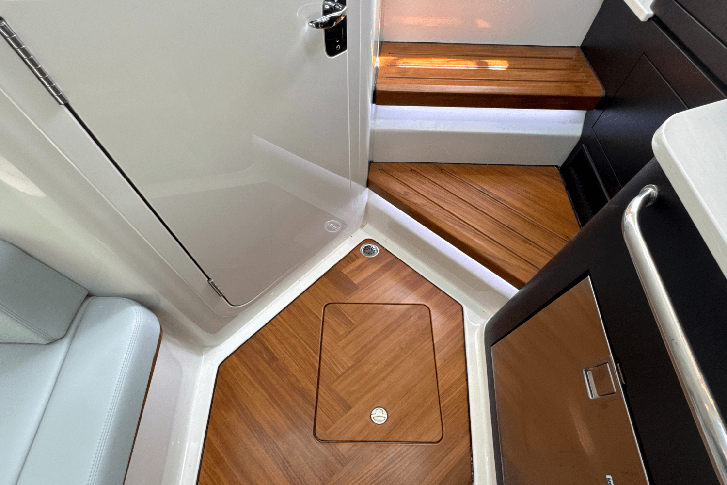 2025 Boston Whaler 380 Realm Image Thumbnail #66