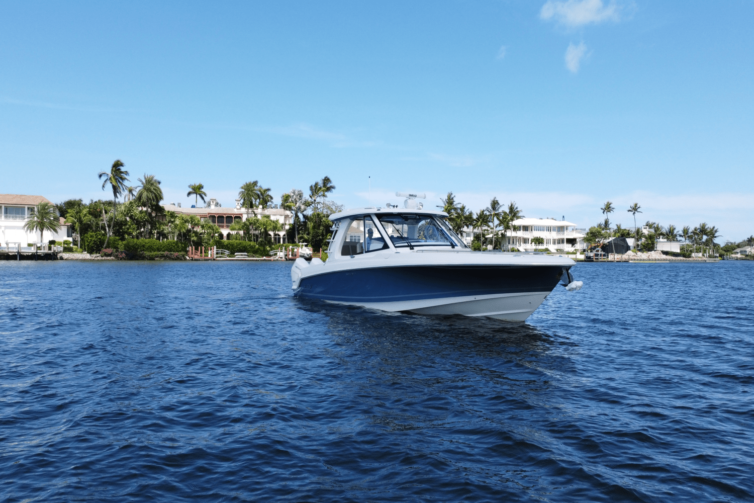 Thumbnail 2 for 2025 Boston Whaler 380 Realm