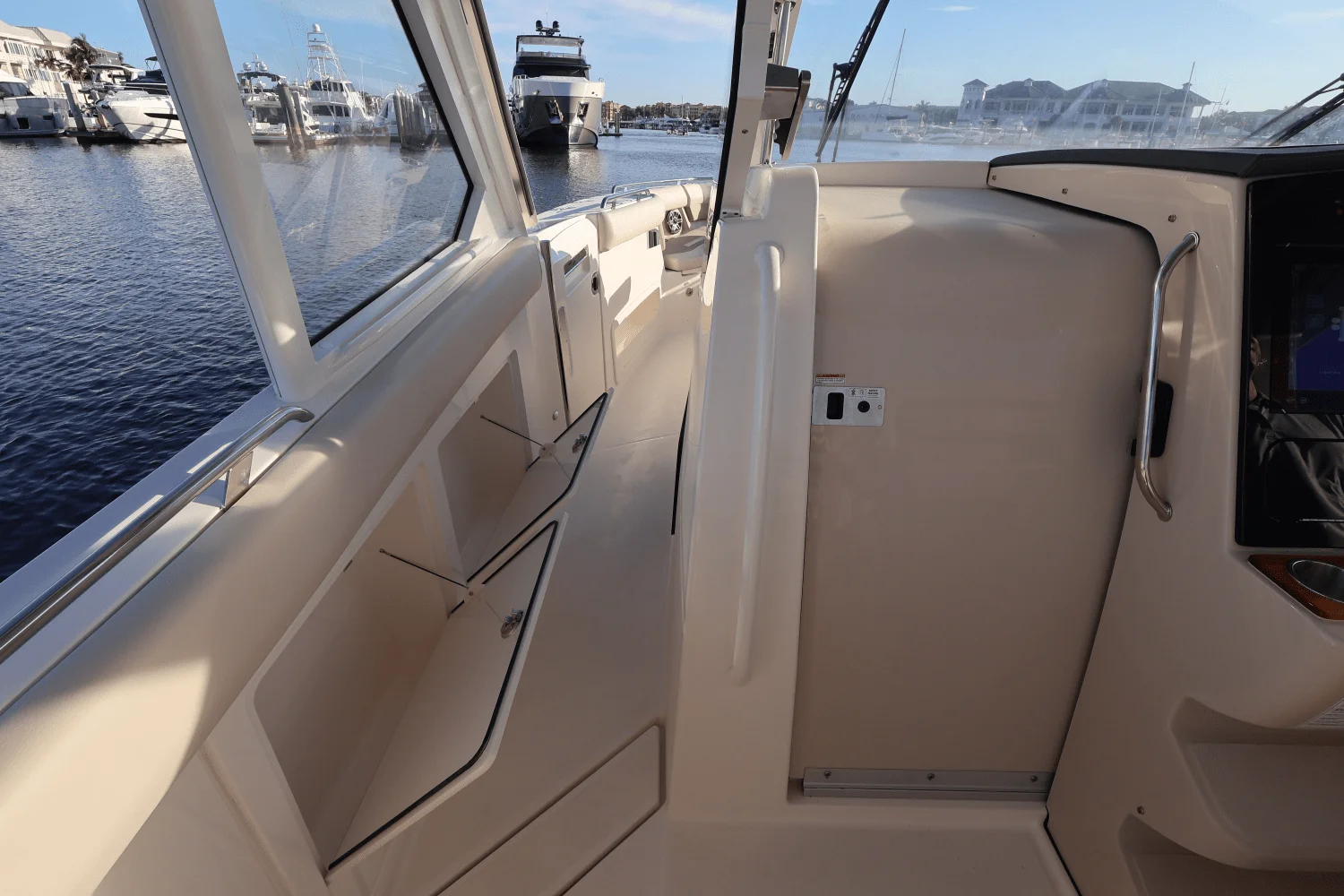 2025 Boston Whaler 380 Realm Image Thumbnail #25