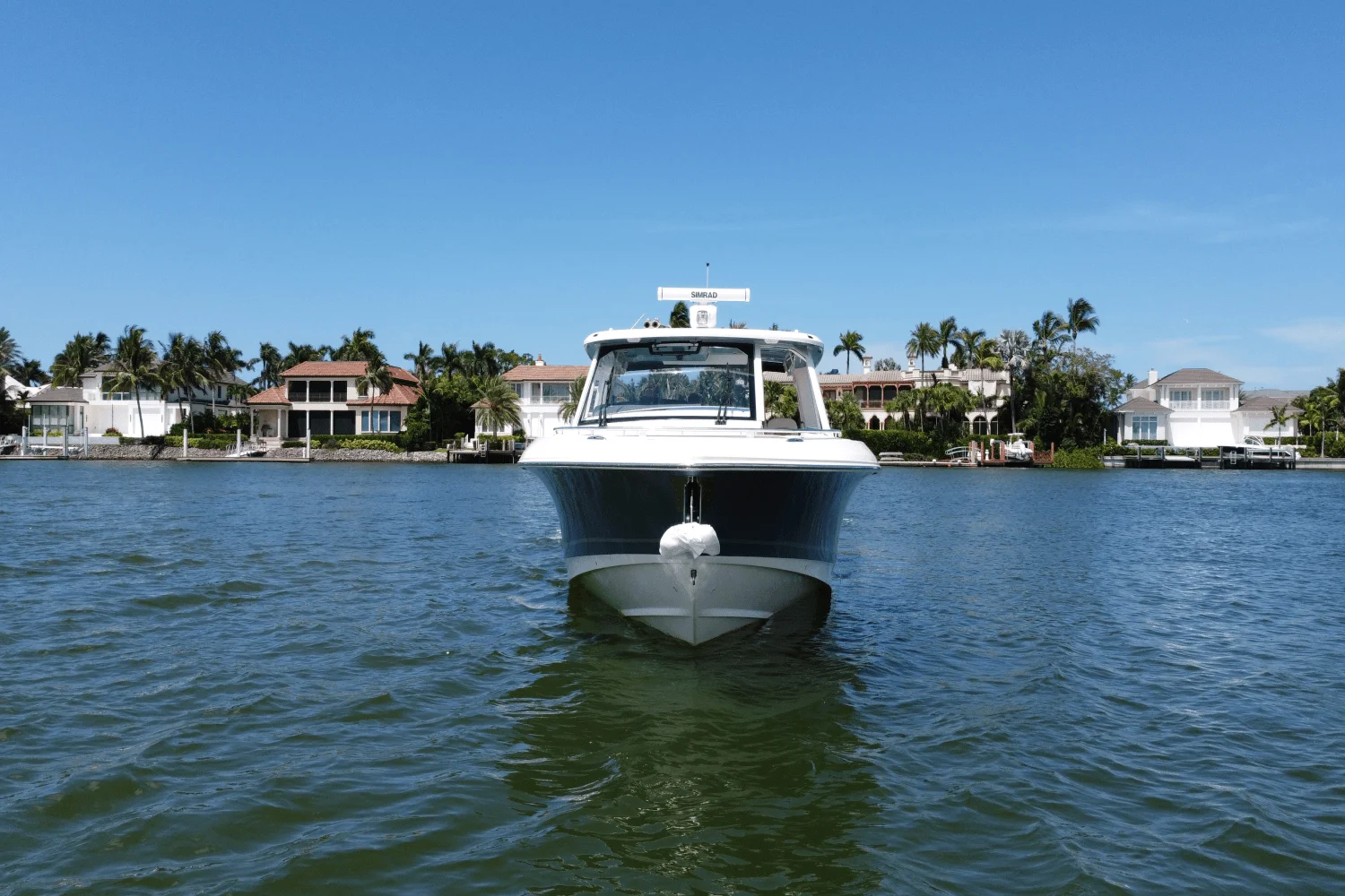 2025 Boston Whaler 380 Realm Image Thumbnail #3