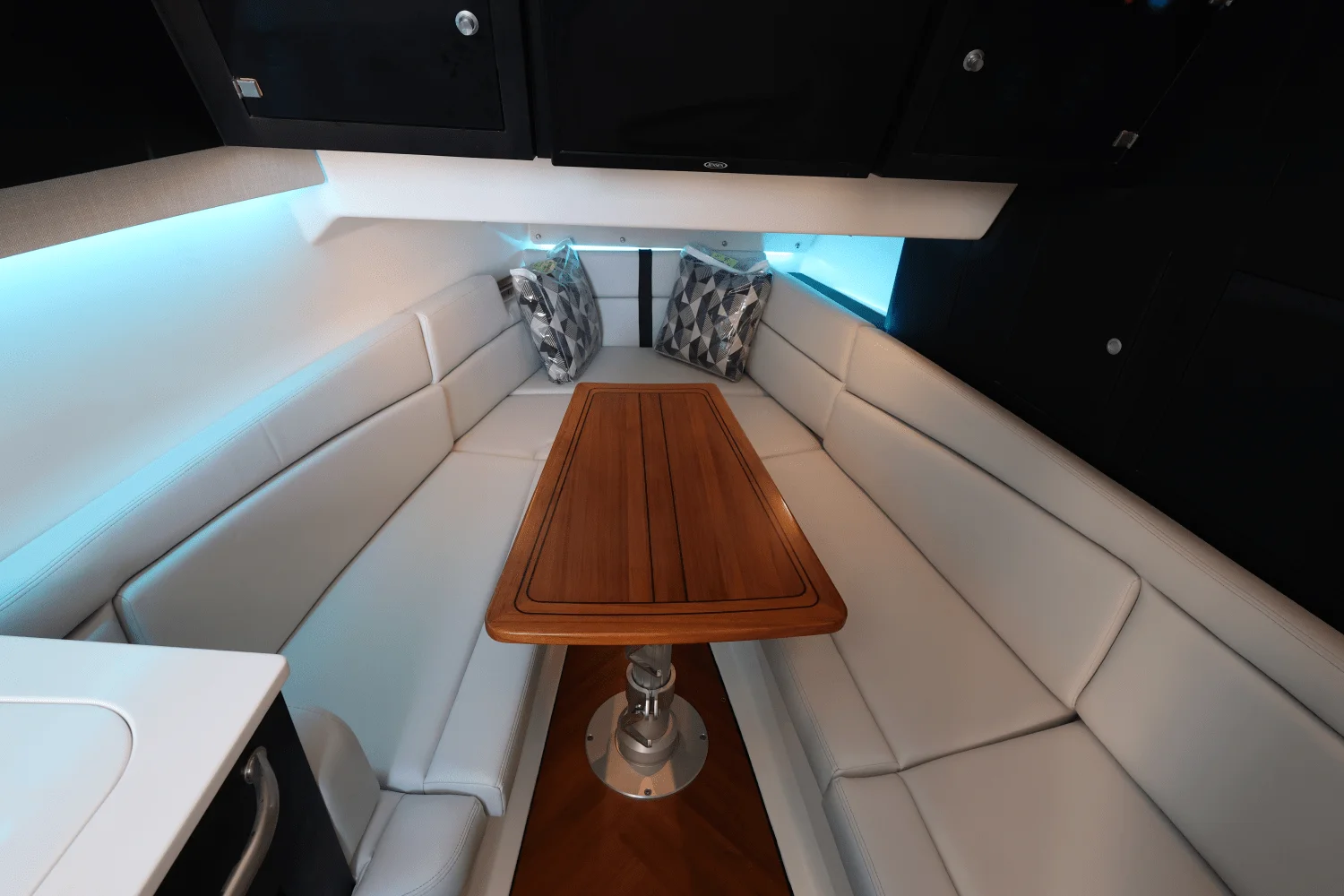 2025 Boston Whaler 380 Realm Image Thumbnail #29