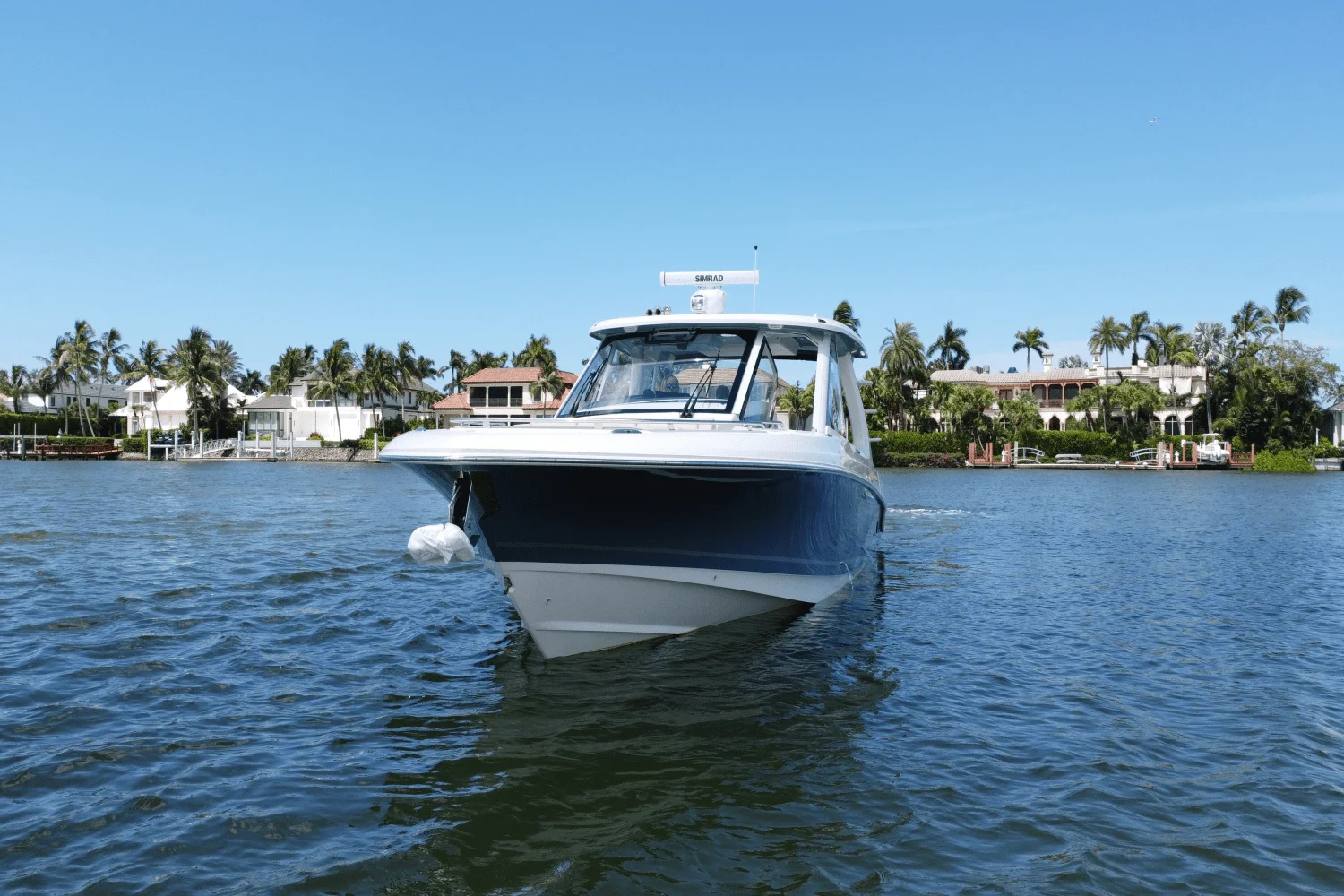 2025 Boston Whaler 380 Realm Image Thumbnail #4