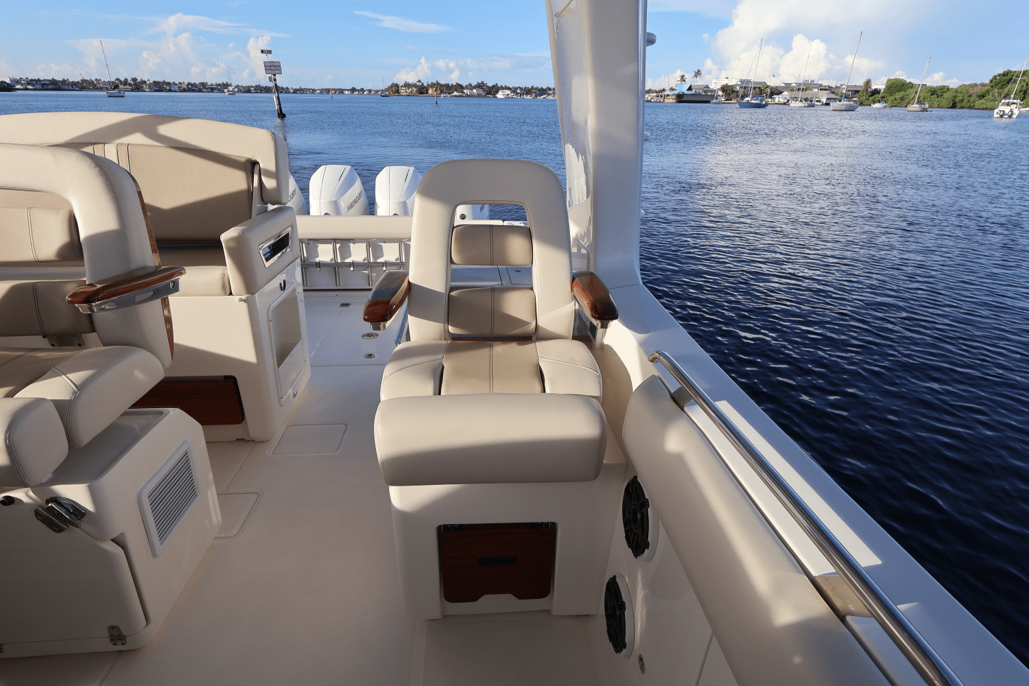 2025 Boston Whaler 380 Realm Image Thumbnail #35