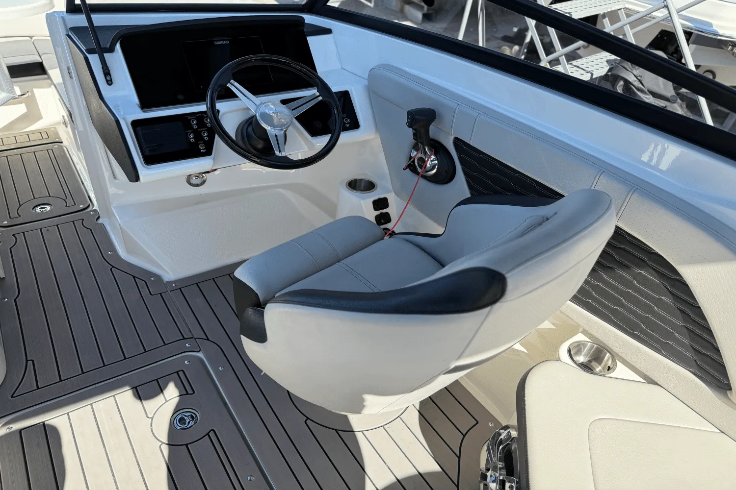 2022 Sea Ray SPX 230 OB Image Thumbnail #29