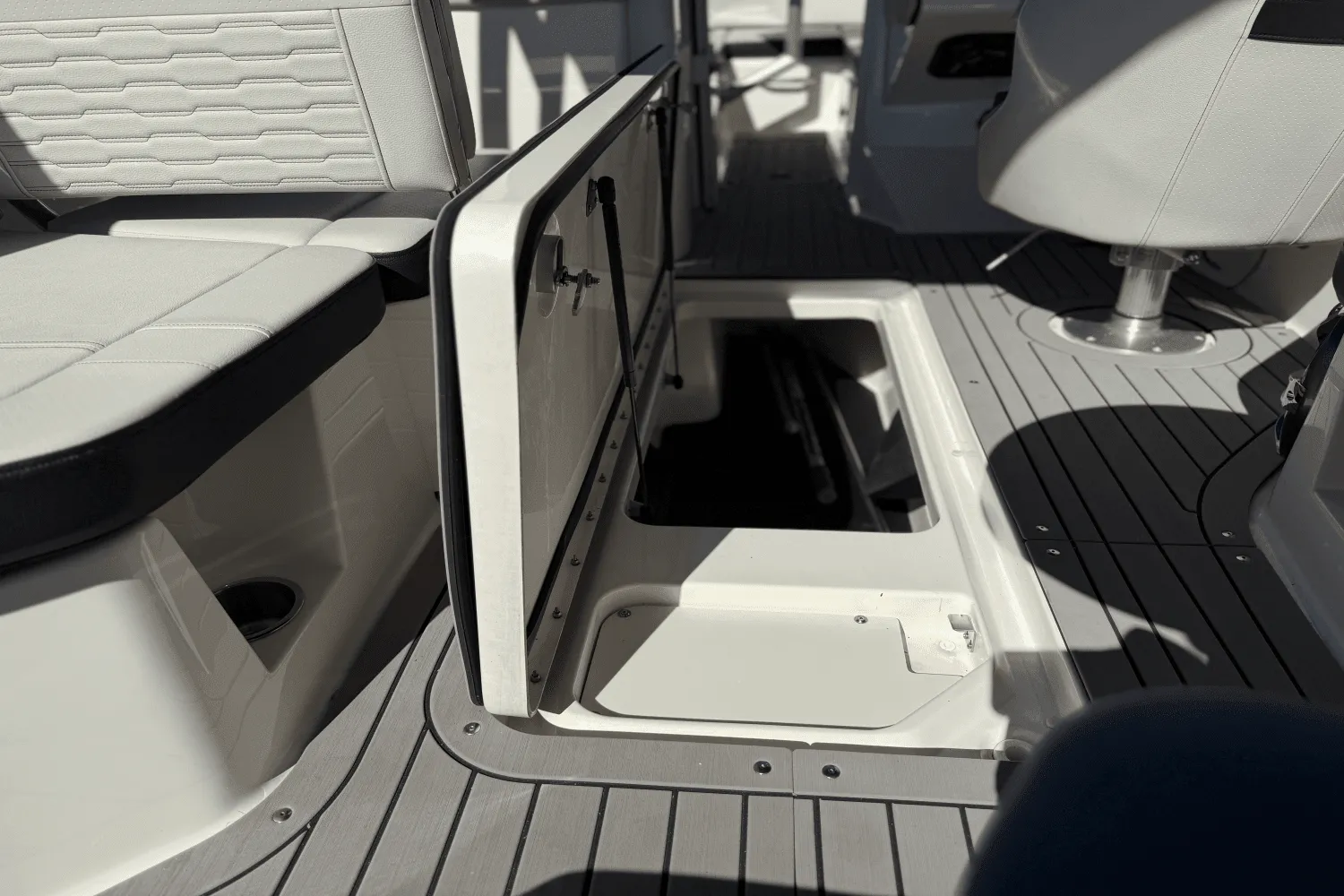 2022 Sea Ray SPX 230 OB Image Thumbnail #49