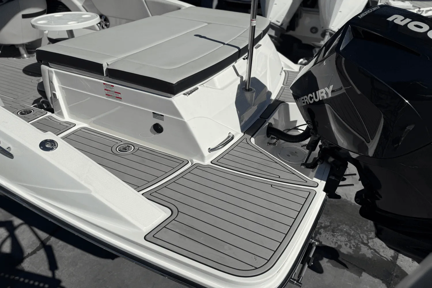 2022 Sea Ray SPX 230 OB Image Thumbnail #7