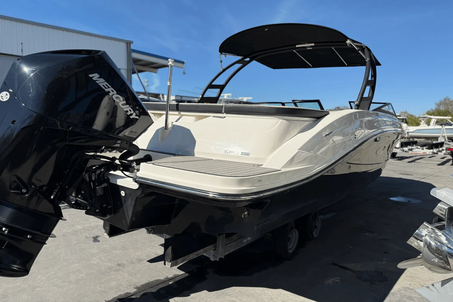 2022 Sea Ray SPX 230 OB Image Thumbnail #4