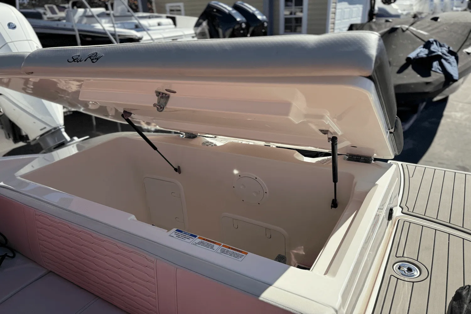 2022 Sea Ray SPX 230 OB Image Thumbnail #13