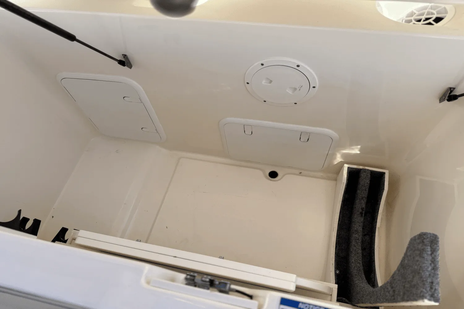 2022 Sea Ray SPX 230 OB Image Thumbnail #14