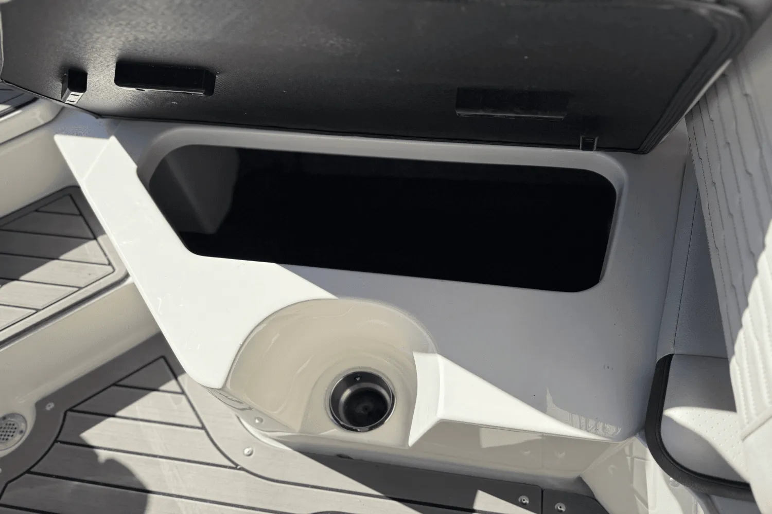 2022 Sea Ray SPX 230 OB Image Thumbnail #26