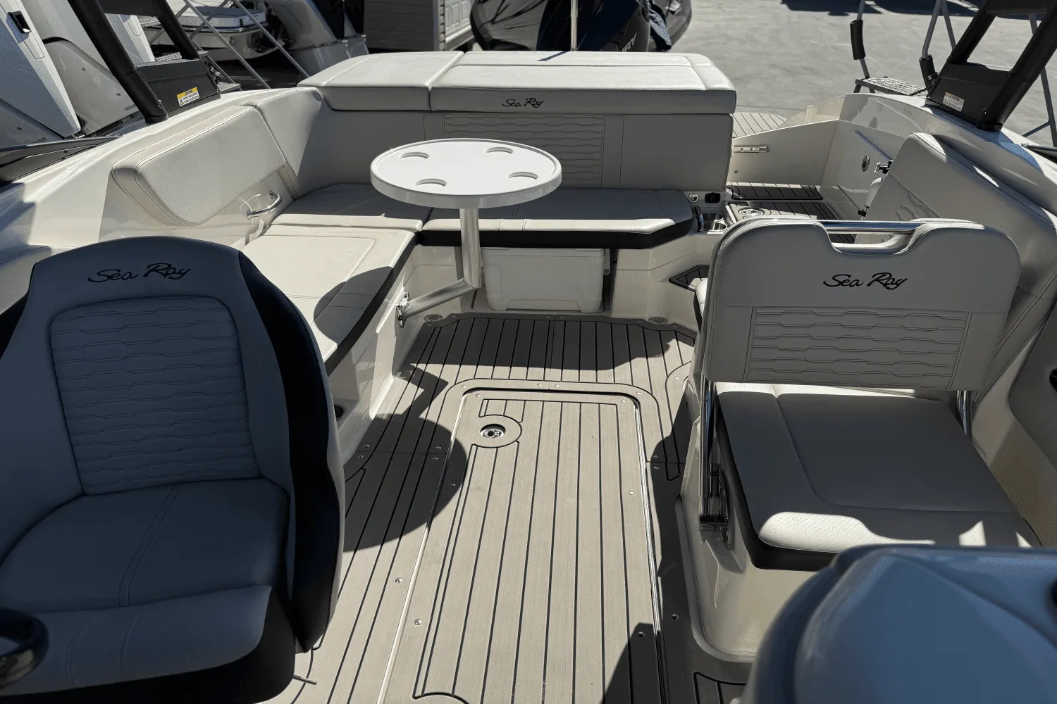2022 Sea Ray SPX 230 OB Image Thumbnail #33