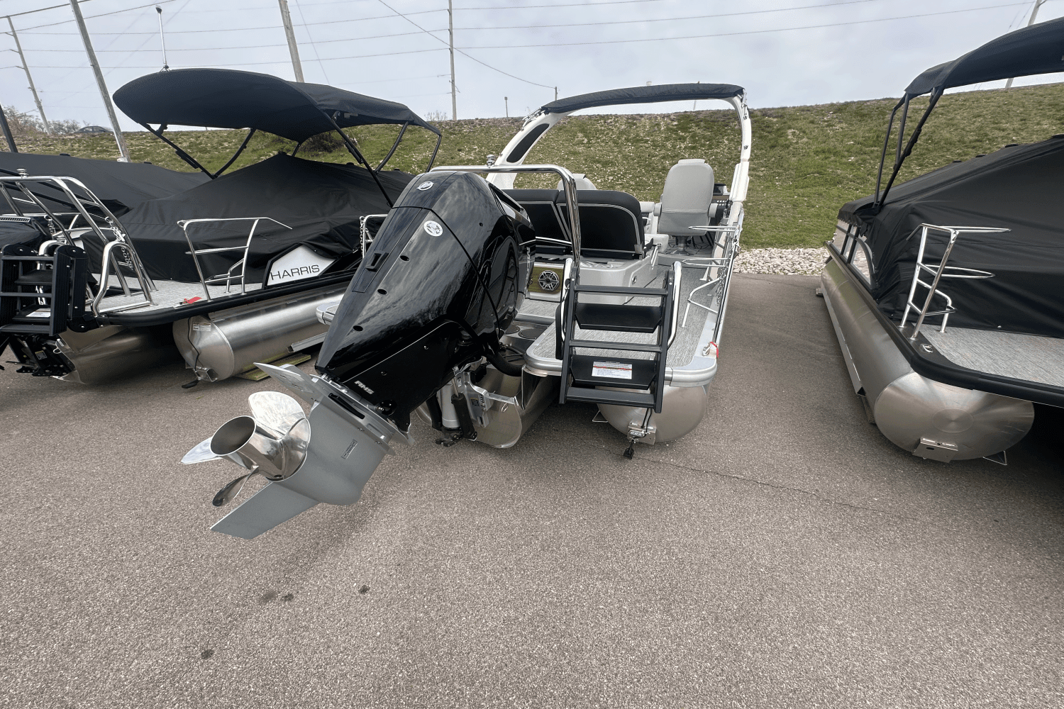 2025 Harris Grand Mariner 250 Image Thumbnail #3