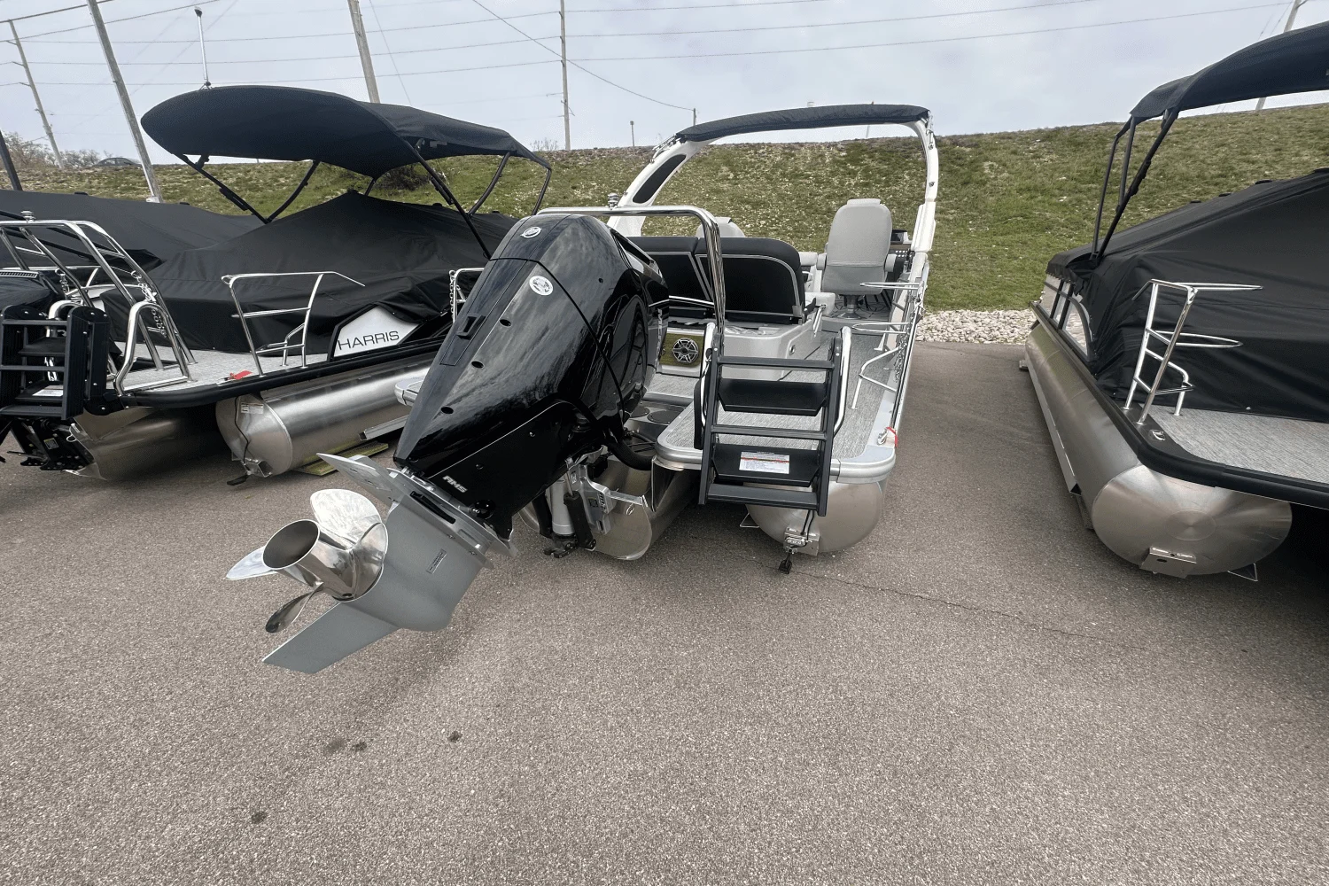 2025 Harris Grand Mariner 250 Image Thumbnail #3