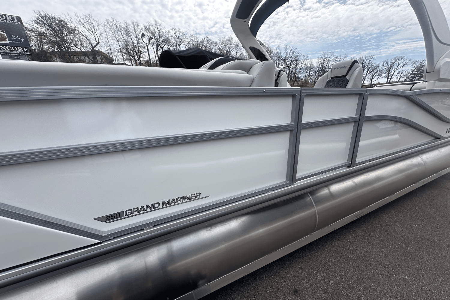 2025 Harris Grand Mariner 250 Image Thumbnail #5
