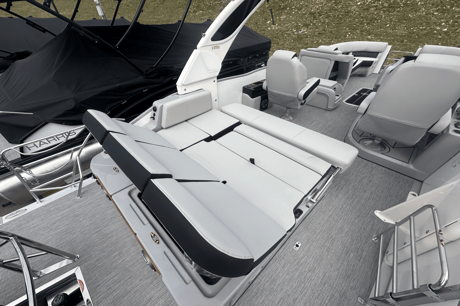 2025 Harris Grand Mariner 250 Image Thumbnail #16