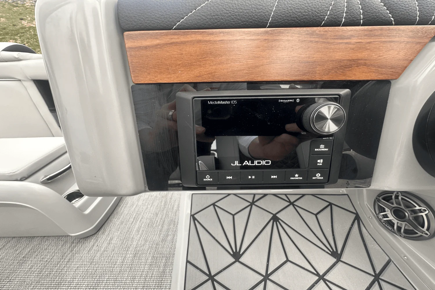 2025 Harris Grand Mariner 250 Image Thumbnail #26