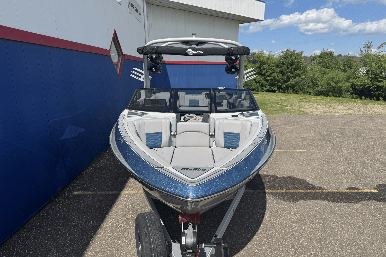 2022 Malibu WAKESETTER 25 LSV Image Thumbnail #1