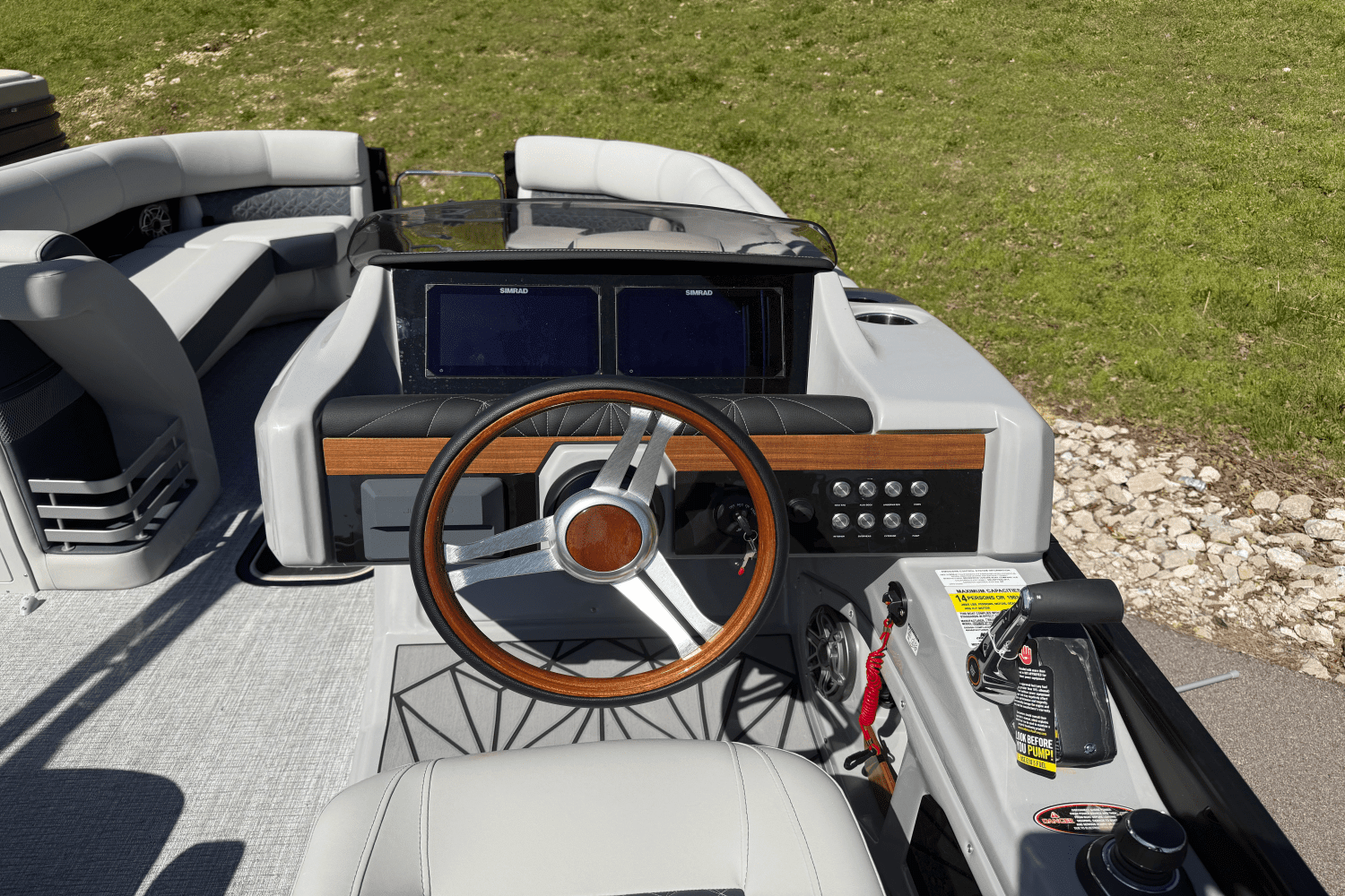 2025 Harris Grand Mariner 250 Image Thumbnail #21