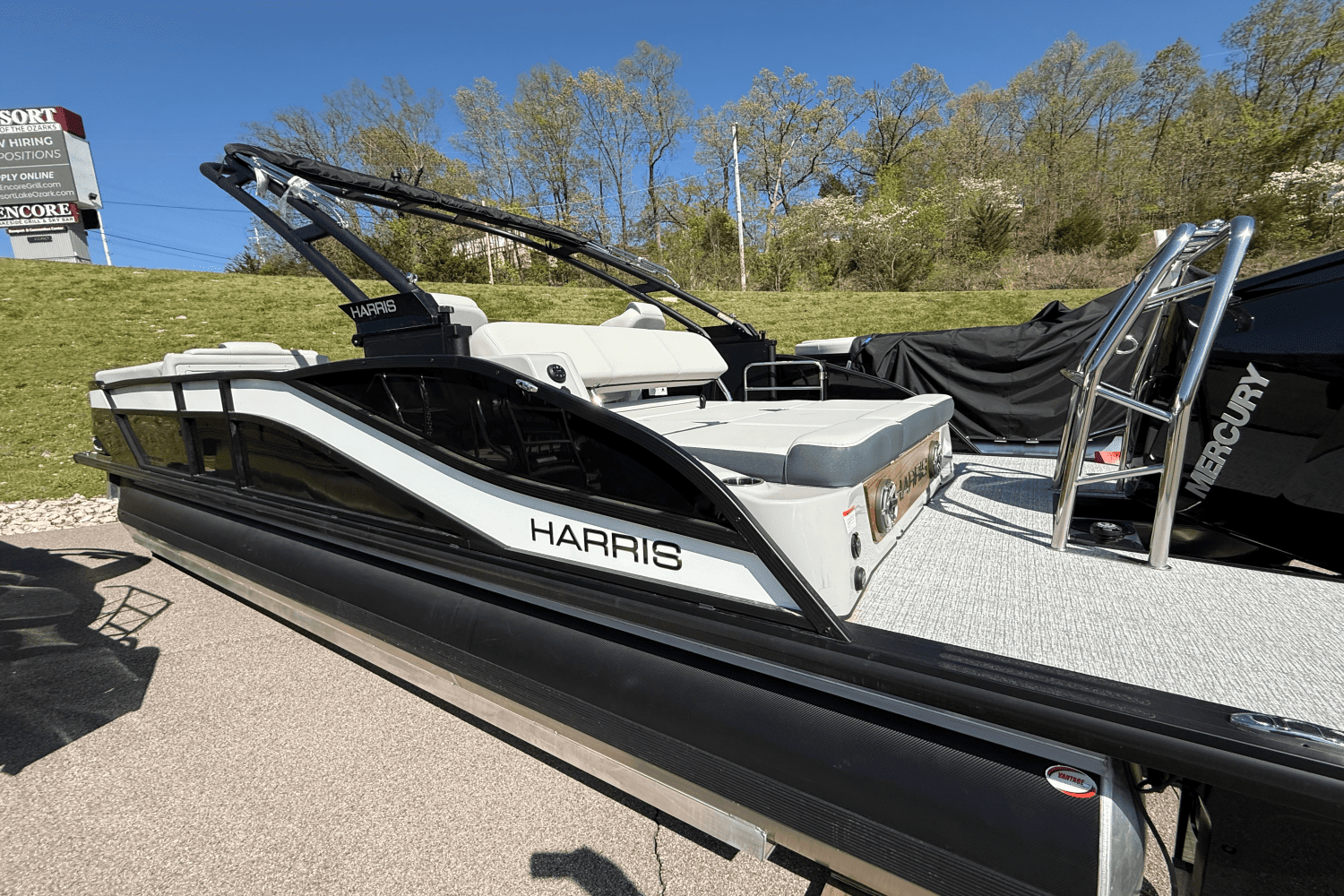 2025 Harris Grand Mariner 250 Image Thumbnail #6