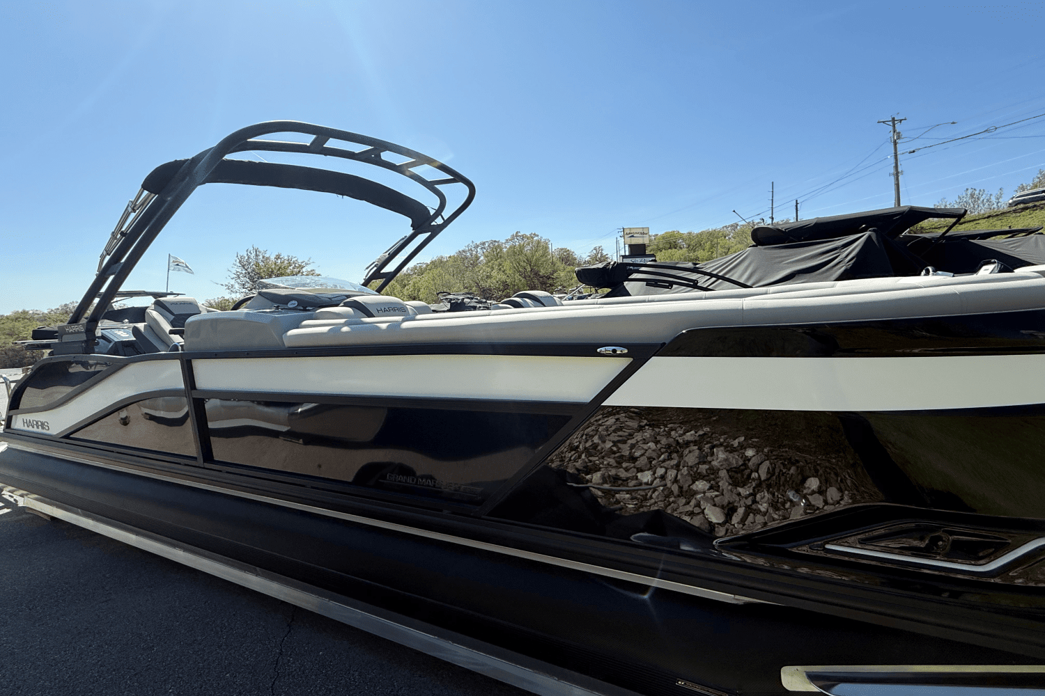 2025 Harris Grand Mariner 250 Image Thumbnail #1