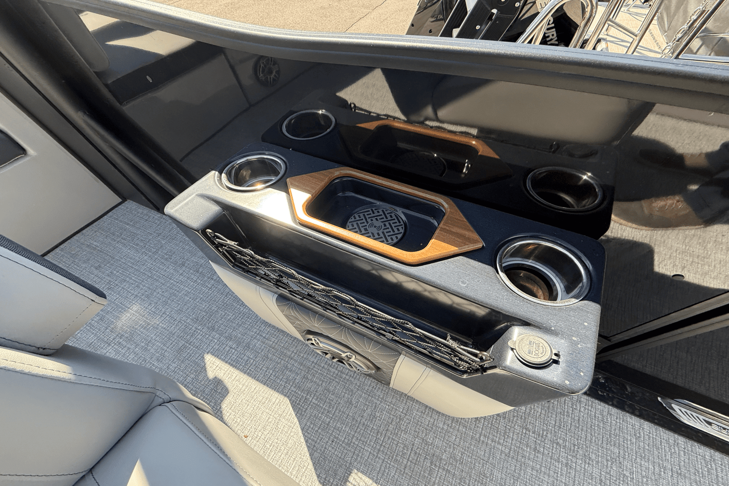 2025 Harris Grand Mariner 250 Image Thumbnail #23