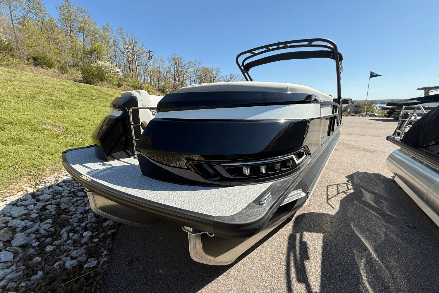 2025 Harris Grand Mariner 250 Image Thumbnail #4