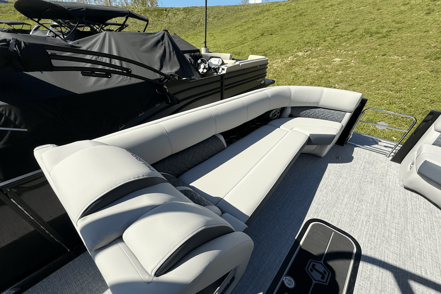 2025 Harris Grand Mariner 250 Image Thumbnail #18