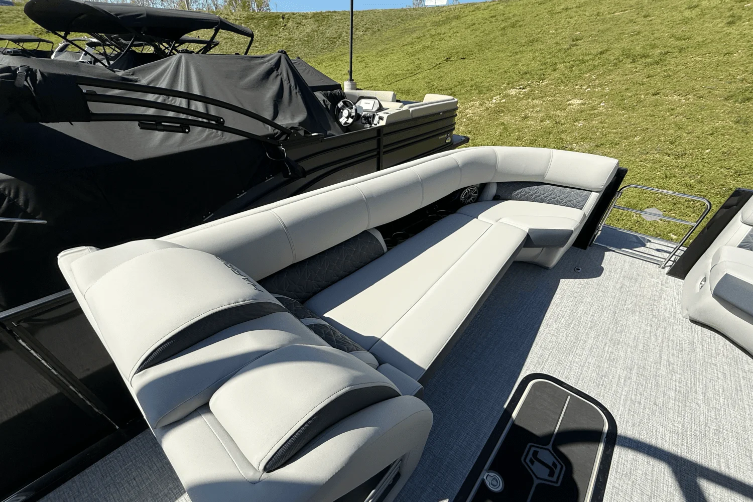 2025 Harris Grand Mariner 250 Image Thumbnail #18